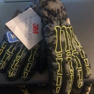 Childrens 3M ski gloves size 4-7